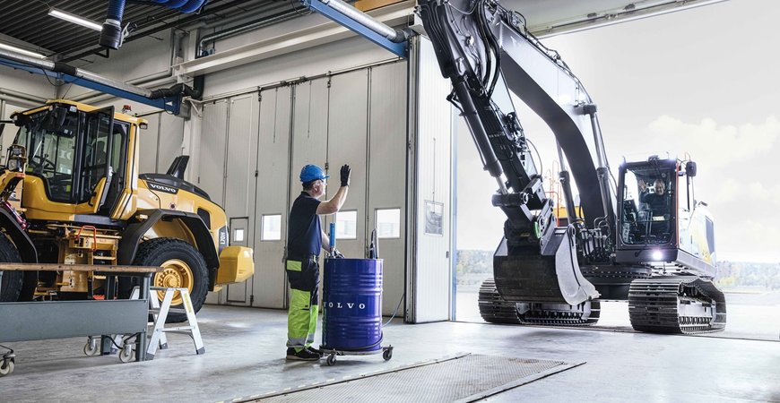 VOLVO CONSTRUCTION EQUIPMENT LAUNCHES NEW HYDRAULIC OIL INCREASING CRAWLER EXCAVATOR SERVICE INTERVALS BY 50 %